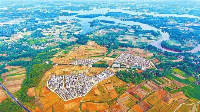 【央媒看宛】陡沟的巴掌地（人世间）